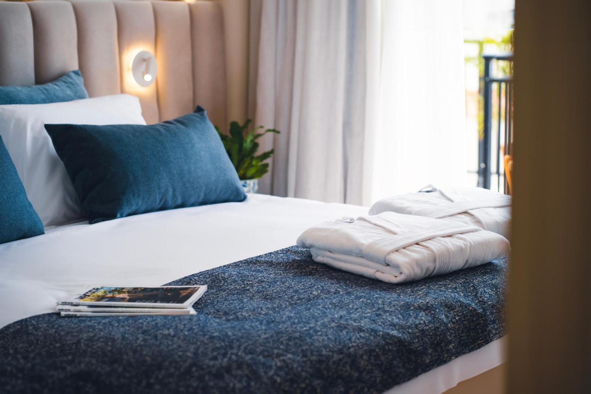 Hotel Wellclub - Wellness Family Experience - Seaview Paphos Exterior foto