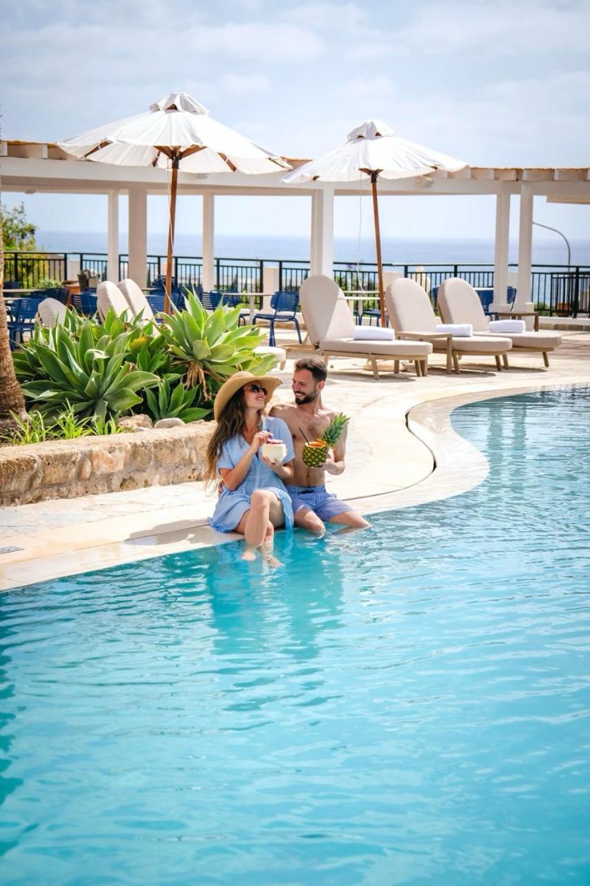 Hotel Wellclub - Wellness Family Experience - Seaview Paphos Exterior foto